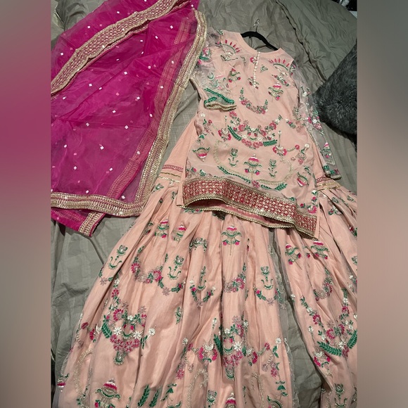 Ali Xeeshan 3 piece gharara suit - Picture 1 of 11